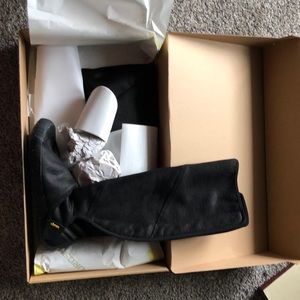 Vibrant Furoshiki Shearling black boots, medium